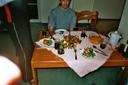 Abendessen: Caprese, Wein und Frchtesalat