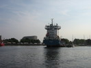Wiesbadenbrcke: Container-Frachtschiff Gerd Sibum
